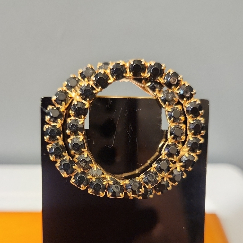 Vintage Gold and Black Gem Brooch